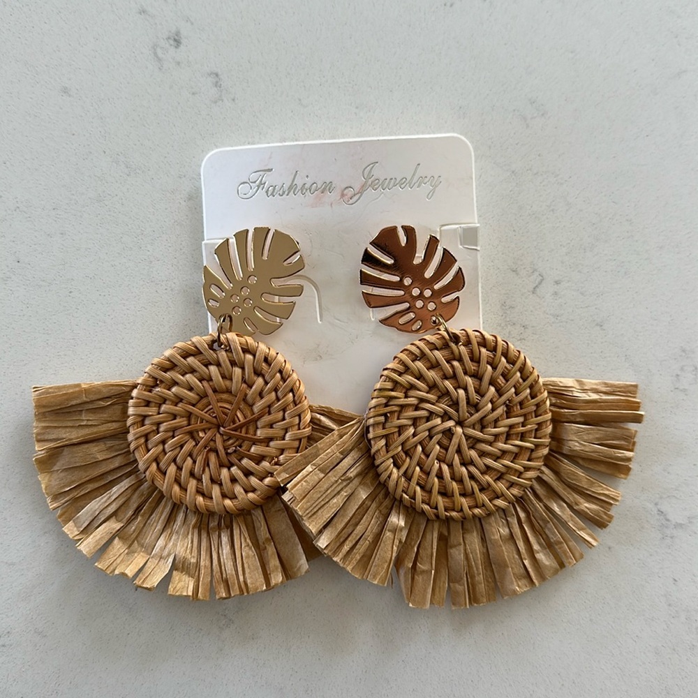 nwt fashion jewelry tropical earrings